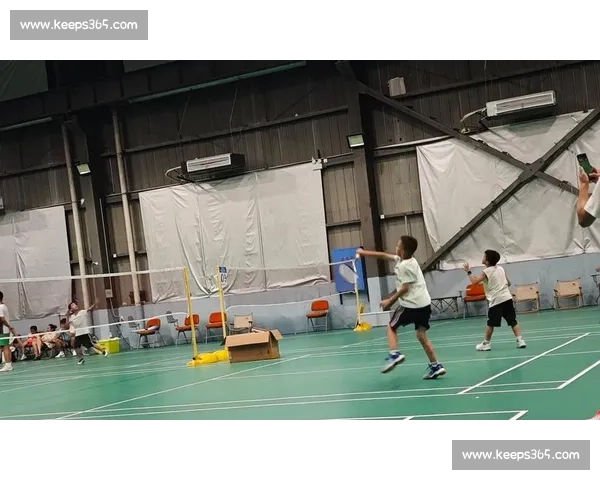 广州 “基哥照哥”：百年球龄拼下全运会群众羽毛球首金