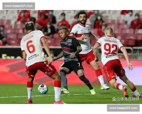 帕夫利季斯戴帽 + 三点球!本菲卡 5-0 横扫阿罗卡 帕夫利季斯戴帽 + 三点球!本菲卡 5-0 横扫阿罗卡