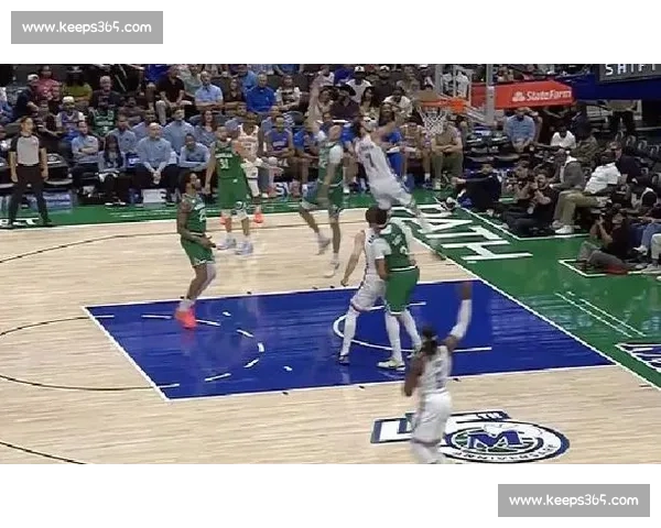 弗拉格 22 分 0 失误斩首胜:这记隔扣,值得球迷起立欢呼 弗拉格 22 分 0 失误斩首胜:这记隔扣,值得球迷起立欢呼