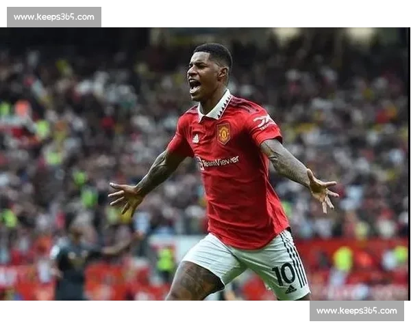 德比前夜插曲：拉什福德看曼联比赛，球迷刷屏红魔情怀