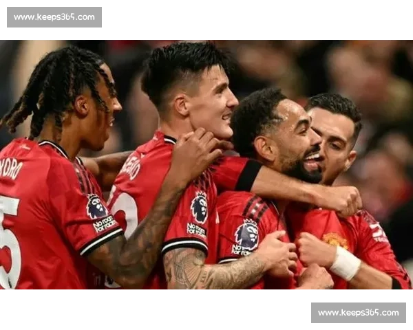 弧顶破网！库尼亚老特拉福德首球点燃曼联三连胜