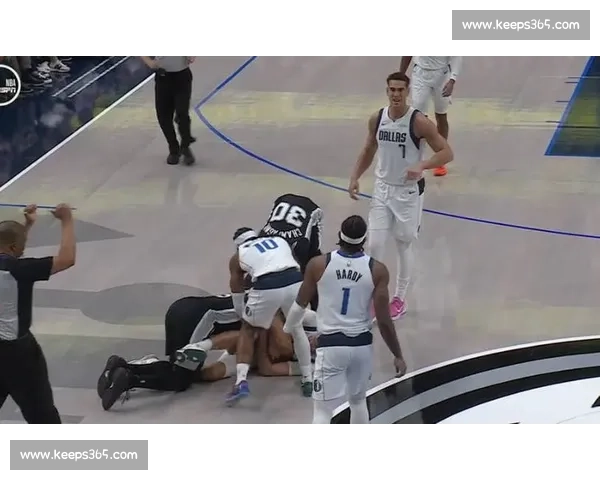 文班 40+15 率马刺逆袭!独行侠季后赛前景蒙阴影 文班 40+15 率马刺逆袭!独行侠季后赛前景蒙阴影